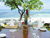 Eratap Beach Resort Restaurant offers local and international cuisines